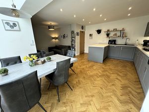 Open Plan Living - click for photo gallery